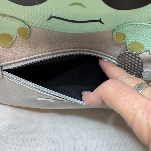 STAR WARS BABY‎ YODA/GROGU SILVER BACKPACK AND MINI KEYCHAIN BACKPACK - Picture 7 of 8